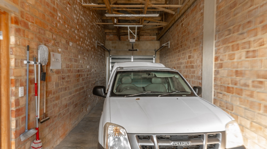 2 Bedroom Property for Sale in Struisbaai Western Cape